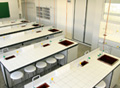 Laboratorní nábytek