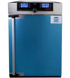 CO2 inkubátor Memmert ICO 150 s modulem aktivní regulace vlhkosti a dvěma plynovými přípojkami pro automatické přepínání láhví CO2 (při vyčerpání CO2 z první láhve dojde k automatickému přepnutí na druhou láhev). Jde o vybavení za příplatek.