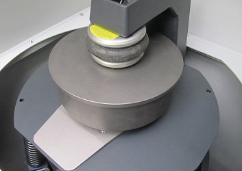 RS 300, upevnění mlecí sady pomocí pneumatického rychloupínacího zařízení