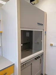 Laboratorní digestoře, ukázky realizací
