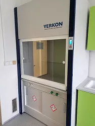 Laboratorní digestoře, ukázky realizací