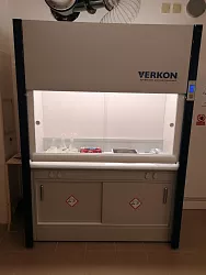 Laboratorní digestoře, ukázky realizací