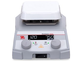 Typ e-G31HS04C s pracovní plochou o velikosti 102 x 102 mm a teplotním rozsahem +5 °C nad teplotou okolí až 500 °C.
