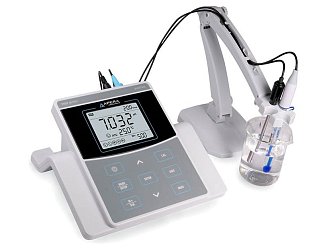 Stolní pH/mV metry Apera pH 820 poskytují přesné výsledky měření. K jejich přednostem patří velký přehledný LCD displej, jednoduché ovládání, paměť až pro 500 výsledků měření a možnost přenosu a zpracování dat v PC.