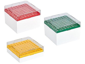 81místné polykarbonátové kryoboxy s barevnou mřížkou a průhledným víkem jsou vhodné pro skladování kryozkumavek při teplotách -191 až 121 °C.