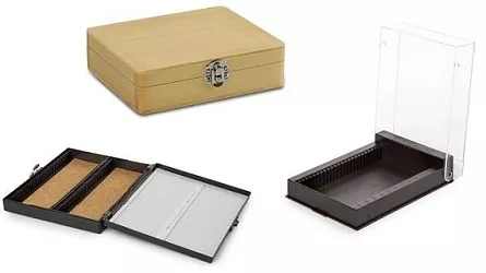 Nabízíme i 3 typy boxů s vnitřním žebrováním pro bezpečné uložení mikroskopických preparátů.