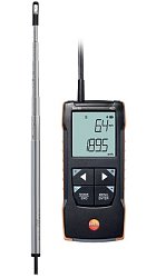 Digitální anemometr testo 425 s pevně připojenou teleskopickou sondou umožňuje snadné měření rychlosti proudění ve ventilačních kanálech klimatizačních nebo ventilačních zařízení.