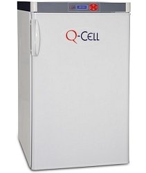 Jedno- i dvoukomorové chlazené inkubátory Q-Cell o objemu od 142 do 1350 l s kombinovaným systémem chlazení a ohřevu poskytují reprodukovatelné podmínky pro inkubace a skladování vzorků.
