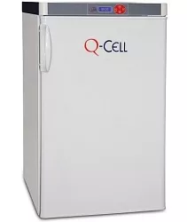Jedno- i dvoukomorové chlazené inkubátory Q-Cell o objemu od 142 do 1350 l s kombinovaným systémem chlazení a ohřevu poskytují reprodukovatelné podmínky pro inkubace a skladování vzorků.