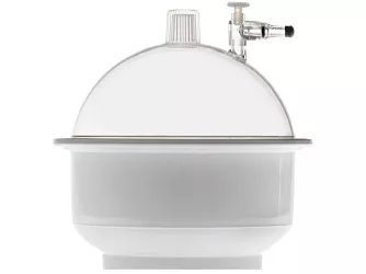 Plastový exsikátor o průměru 150, 200 nebo 250 mm je vhodný pro práci s vakuem do -740 mm Hg.