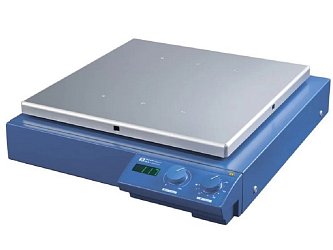 Třepačka KS 501 digital s maximálním zatížením 15 kg a větší pracovní plochou je vhodná pro nádoby o objemu více než 250 ml. Díky široké nabídce nástavců je vhodná pro práci s různými typy laboratorního skla.