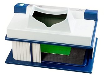 UV box Camag je vhodný pro pozorování tenkovrstvých chromatogramů a jiných objektů v nezatemněné místnosti.
