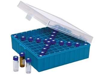 Box s průhledným víkem a alfanumerickou sítí pro snadnou identifikaci vzorků je určen pro vialky o průměru 12 mm. K dispozici je ve 3 barvách.