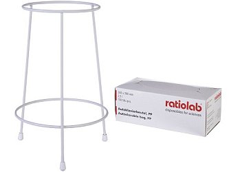 Kovové stojánky na sáčky na laboratorní odpad nabízíme ve dvou variantách: pro sáčky o rozměru 200 x 300 nebo 300 x 500 mm.