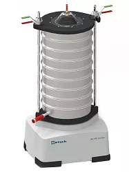 Prosévačka Retsch AS 450 control včetně upínacího zařízení comfort pro mokrý prosev, sady sít a spodní misky pro mokrý prosev. Upínací zařízení, síta i miska se objednávají samostatně.