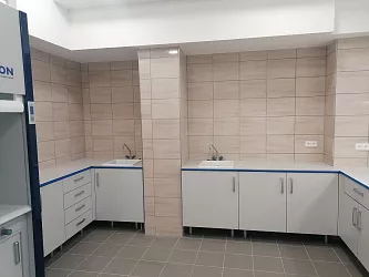 Realizace laboratorního nábytku a digestoří: Dukol Ostrava