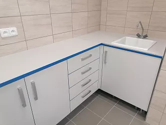 Realizace laboratorního nábytku a digestoří: Dukol Ostrava