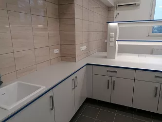 Realizace laboratorního nábytku a digestoří: Dukol Ostrava