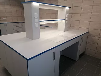 Realizace laboratorního nábytku a digestoří: Dukol Ostrava