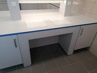 Realizace laboratorního nábytku a digestoří: Dukol Ostrava