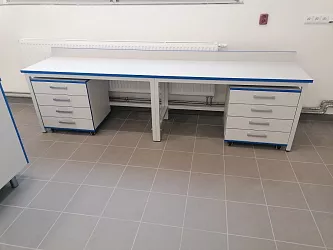 Realizace laboratorního nábytku a digestoří: Dukol Ostrava