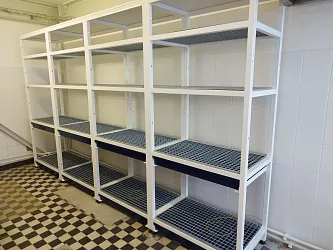Realizace laboratorního nábytku a digestoří: MS cukrovary Hrušovany nad Jevišovkou