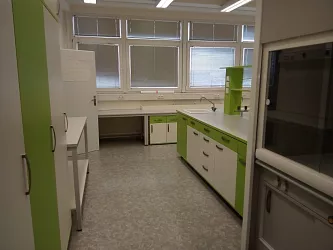 Realizace laboratorního nábytku a digestoří: Ústav experimentální medicíny AV ČR Praha