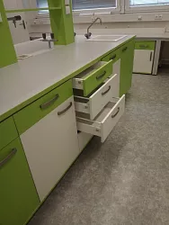 Realizace laboratorního nábytku a digestoří: Ústav experimentální medicíny AV ČR Praha