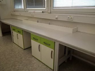 Realizace laboratorního nábytku a digestoří: Ústav experimentální medicíny AV ČR Praha