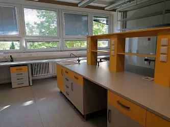 Realizace laboratorního nábytku a digestoří: Ústav experimentální medicíny AV ČR Praha, druhá laboratoř