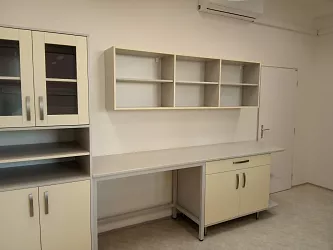Realizace laboratorního nábytku: AV ČR – laboratoře LB3