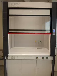 Realizace laboratorního nábytku: AV ČR – laboratoře LB3