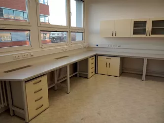 Realizace laboratorního nábytku: AV ČR – laboratoře LB3