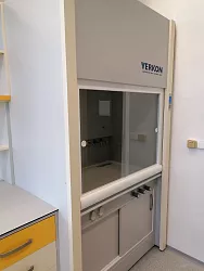 Realizace laboratorního nábytku: AV ČR – oddělení mikroskopie