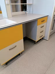 Realizace laboratorního nábytku: AV ČR – oddělení mikroskopie