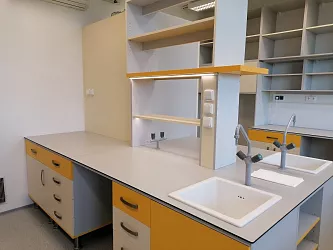 Realizace laboratorního nábytku: AV ČR – oddělení mikroskopie