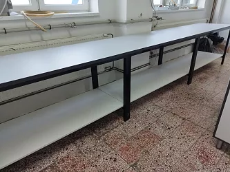 Realizace laboratorního nábytku, váhových stolů, bezpečnostních skříní a digestoří: 5M Kunovice