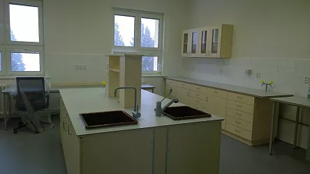 Realizace laboratorního nábytku: Výzkumný ústav rostlinné výroby, Praha