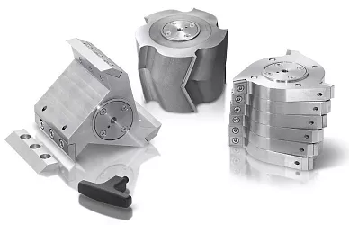 Pro mlýny SM 100 a SM 200 jsou k dispozici 2 typy rotorů (rotor s paralelním řezem nebo 6diskový rotor), pro mlýn SM 300 navíc i V-rotor. Rotory se objednávají samostatně.