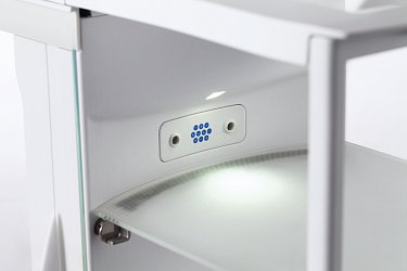 Vestavěný ionizátor (ovládání na displeji pomocí ikony) - pouze u modelů s automatickým ovládáním dveří (modely označené AD).