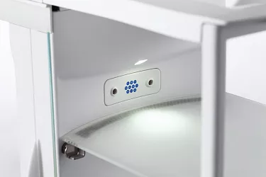 Vestavěný ionizátor (ovládání na displeji pomocí ikony) - pouze u modelů s automatickým ovládáním dveří (modely označené AD).