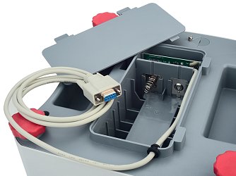 Rozhraní RS232 pro připojení k PC je volitelným vybavením váhy a lze jej za příplatek objednat pouze současně s váhou.