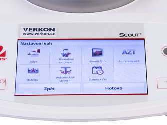 Kompletní menu v češtině (možnost výběru z 9 jazyků).
