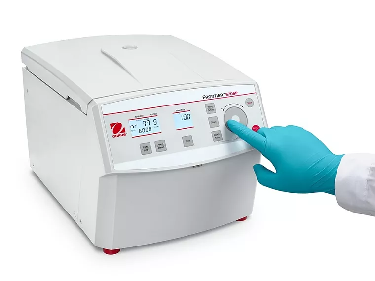 Intuitivní ovládání pomocí dotykového kolečka, přehledné zobrazení všech parametrů.