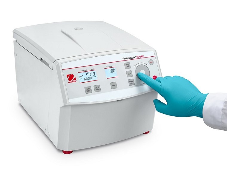 Intuitivní ovládání pomocí dotykového kolečka, přehledné zobrazení všech parametrů.