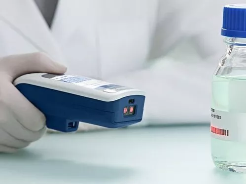 Přístroje Density2Go Pro jsou vybaveny vestavěnou čtečkou čipů RFID a čárových kódů, která umožňuje načtení ID vzorků do přístroje. Odpadá tak manuální zadávání ID vzorků.
