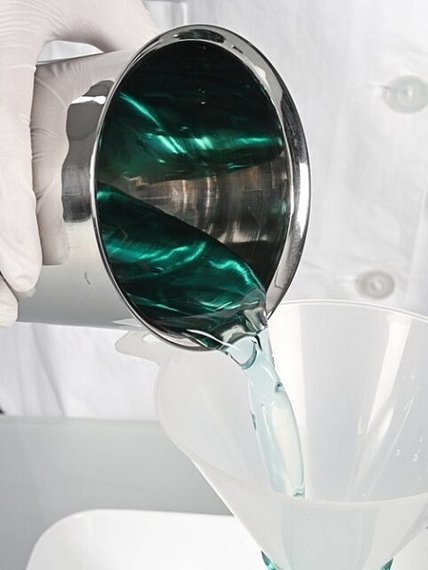 Kádinka s výlevkou, nerezová