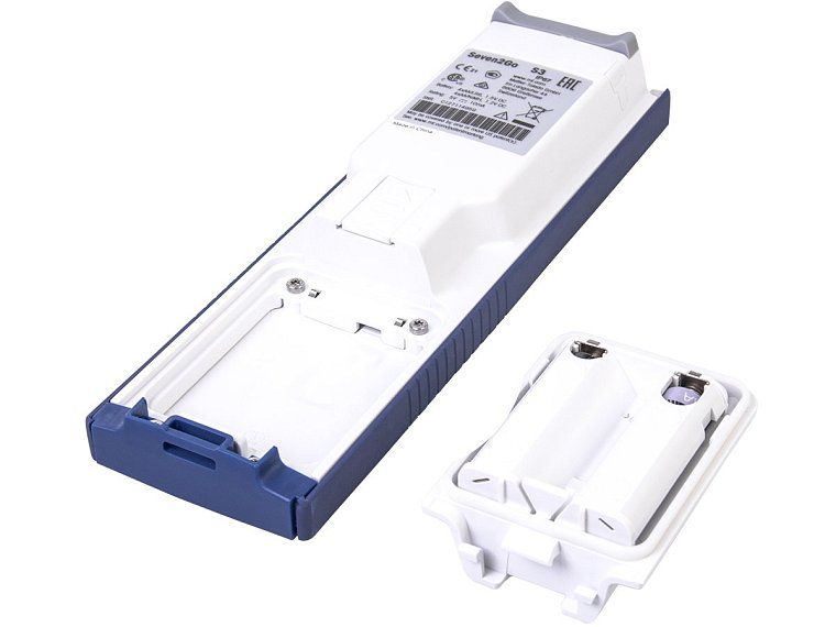 napájení přístrojů zajišťují 4 ks 1,5V AA baterií nebo 1,3V NiMH akumulátory