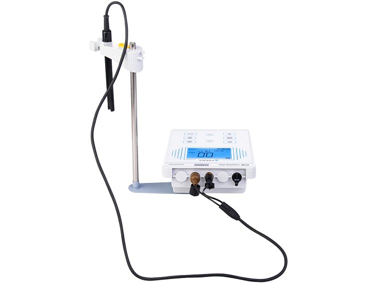 Konduktometr stolní Apera EC 700