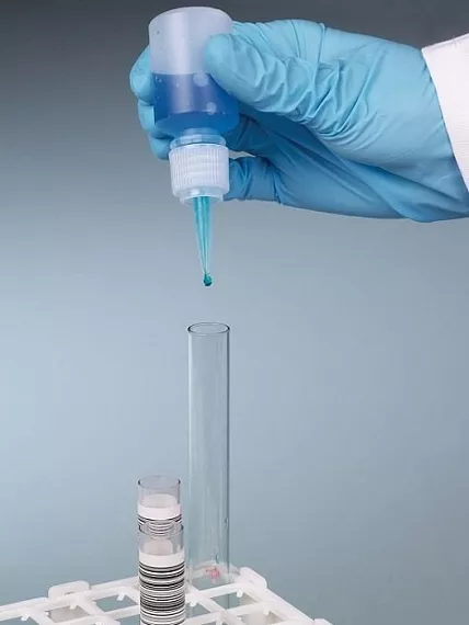 Láhev kapací včetně uzávěru, HDPE